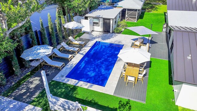 Building Photo - 3210 Palm Dr