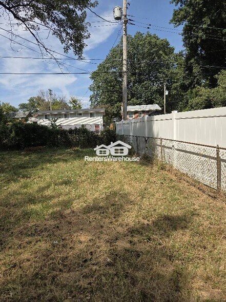 Building Photo - 8553 Jenny Dr