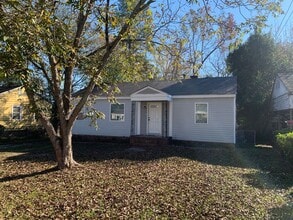 Building Photo - Total electric 3 bedroom