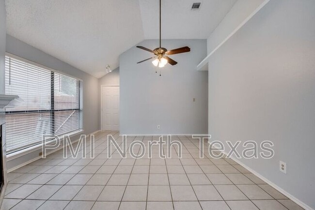 Building Photo - 1324 Azalia Bend