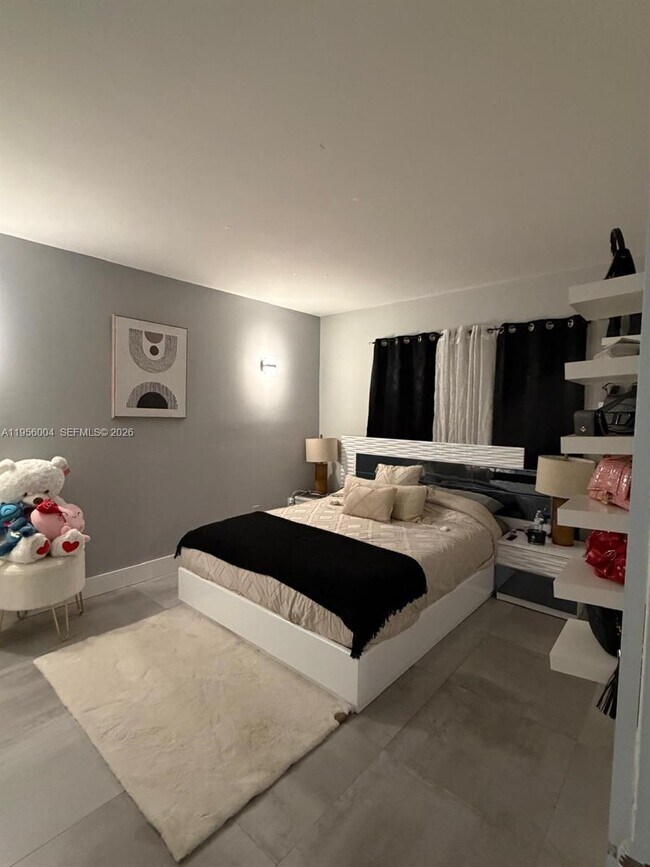 Building Photo - 15354 SW 72nd St