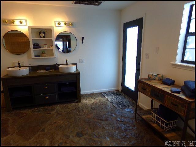 Building Photo - 136 Catalina Cir