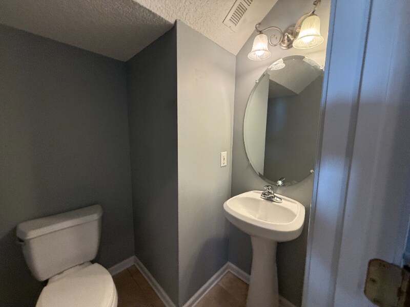 Building Photo - 510 Lake Shore Dr