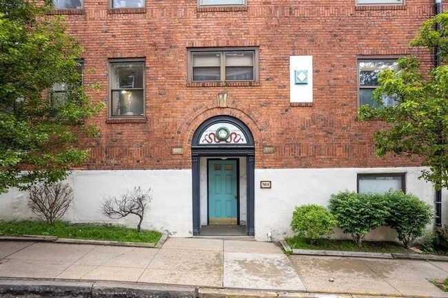 Building Photo - 5611 Elmer St