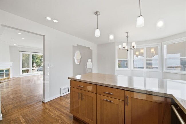 Building Photo - 1603 Ortega St