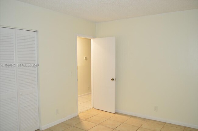 Building Photo - 274 SW 9th St