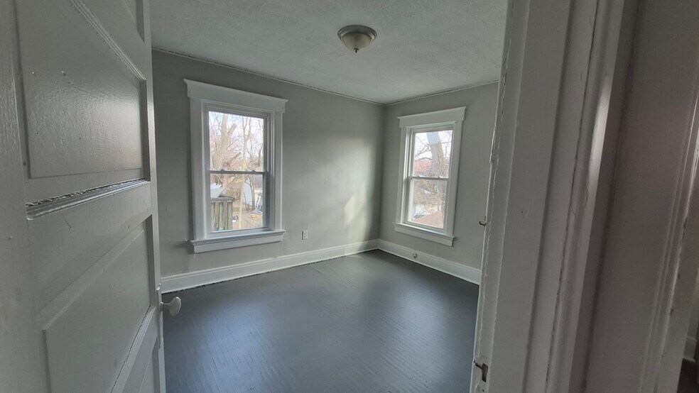 Building Photo - 34 Cambridge Ave