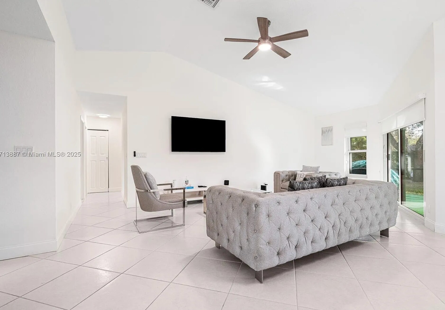 Living Room - 5036 NW 66th Ln