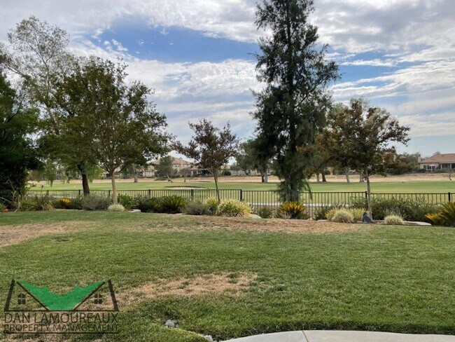 Building Photo - Executive Home in Gated Community Wildwings