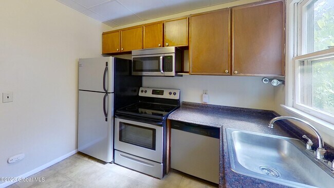 Building Photo - 420 Delaware Ave