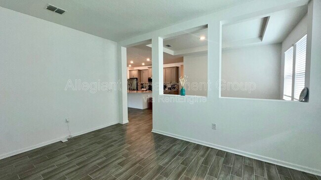 Building Photo - 6326 Lakepine St