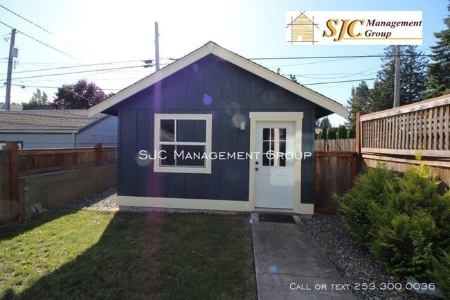 Building Photo - 4416 N 28th St