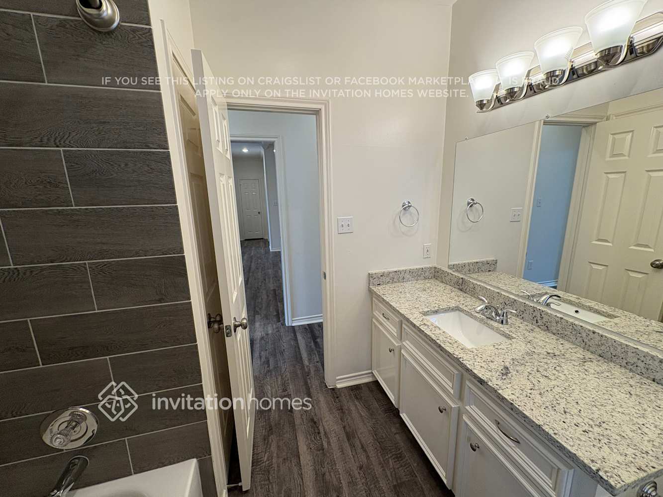 Building Photo - 3227 Hemingway Dr