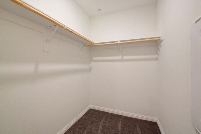 Building Photo - Newer Townhome - 3 Bedrooms + 2 Car Garage - E Craig & Nellis