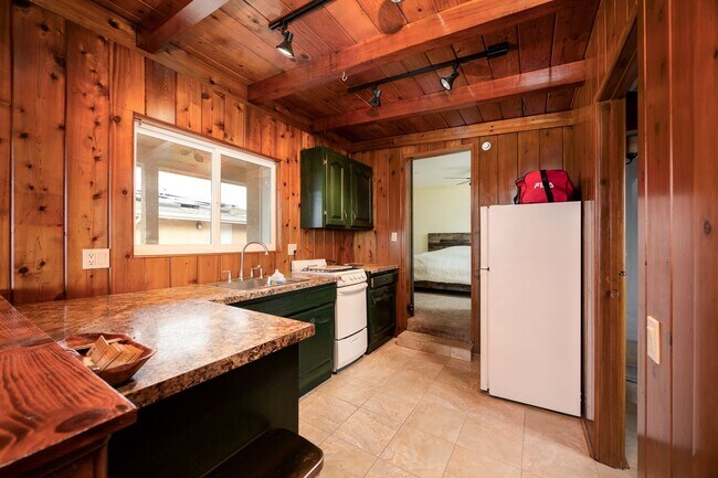 Building Photo - 9497 Montemar Dr