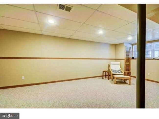 Building Photo - 20 Windsor Pond Rd