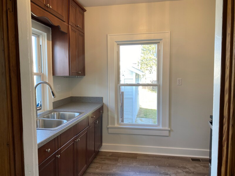 Building Photo - 1409 Highview Ave