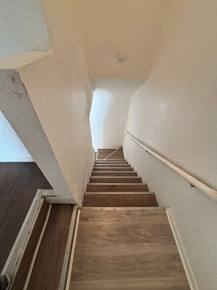 Building Photo - 5148 Tennis Court Cir