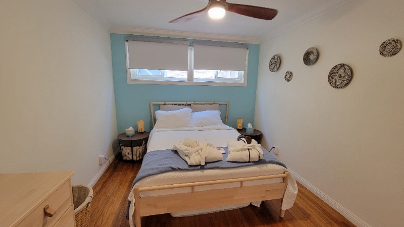 Building Photo - 1250 E 1st St