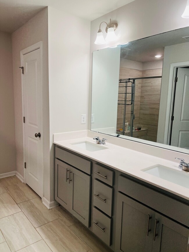 Building Photo - 4317 Olde Waverly Wy