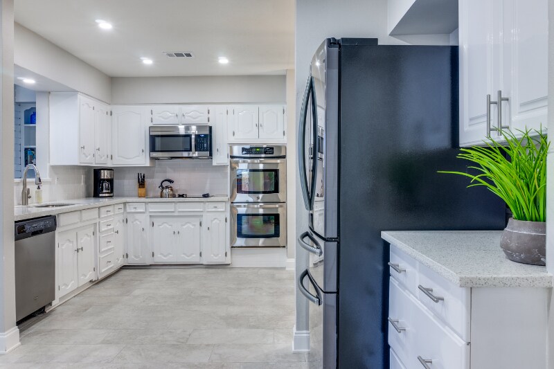 Building Photo - 7738 Village Trail Dr