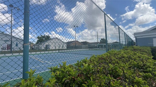 Building Photo - 325 Piano Ln