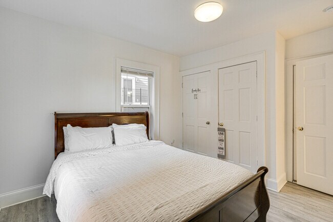 Building Photo - 139-141-141 Putnam Ave