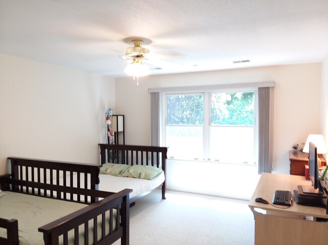 Building Photo - 145 Windwood Dr