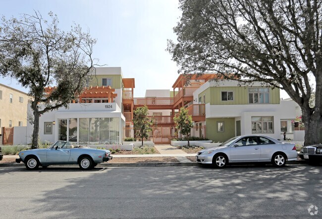 Building Photo - Fame Apartments