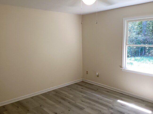 Building Photo - 3121 Hawthorn Circle