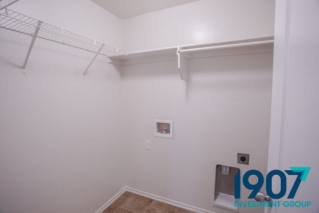 Building Photo - Sacious 4-Bedroom Home with Open Layout!