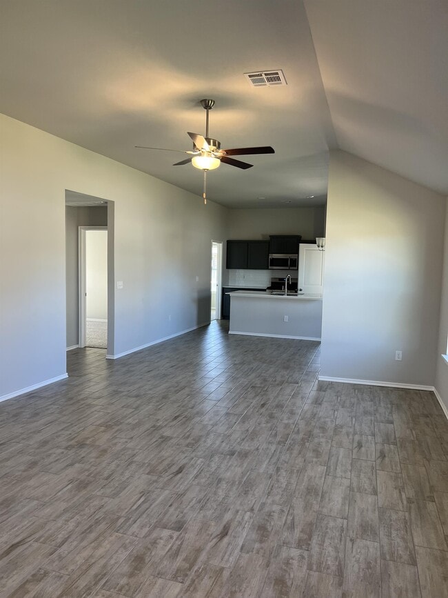 Building Photo - 1313 Sycamore Cir