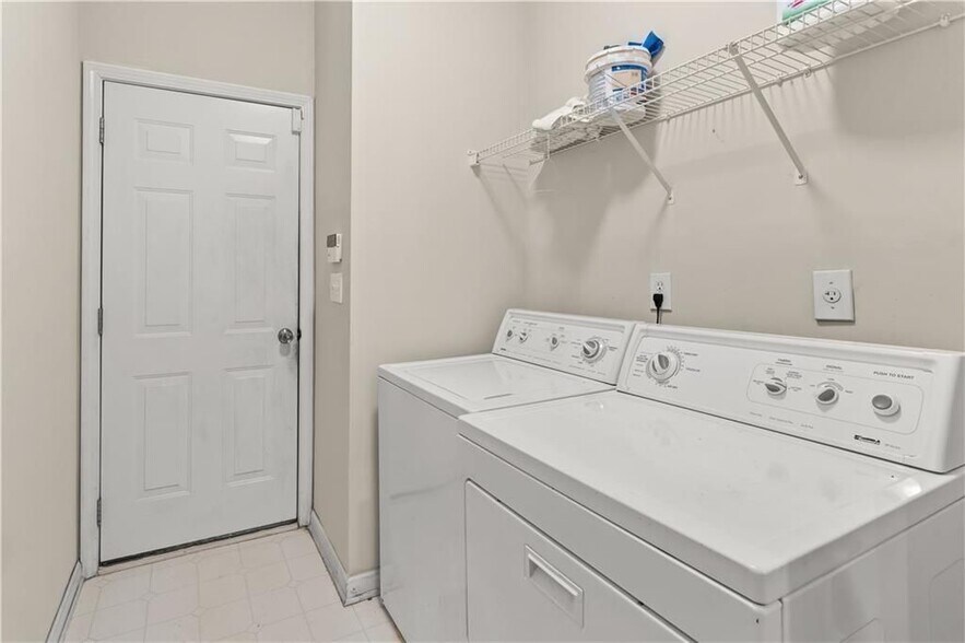 Building Photo - 4610 Planters Hill Dr