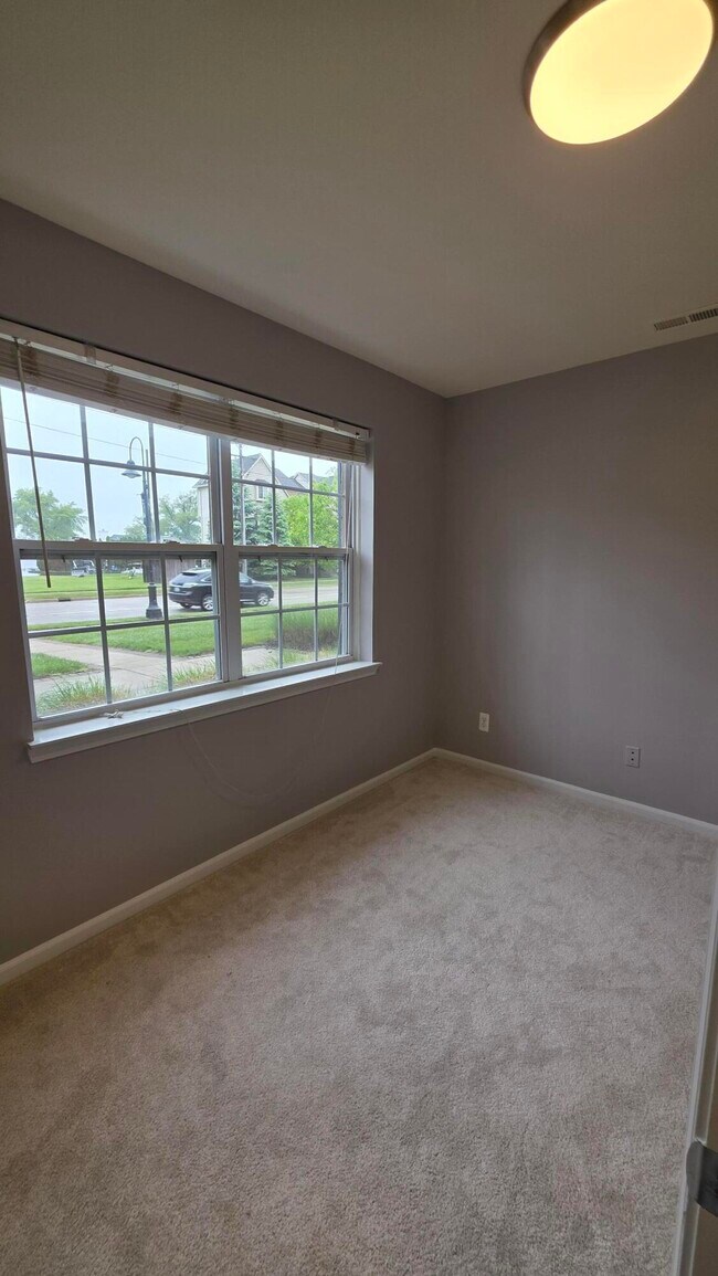 Building Photo - 1547 Cass Lake Rd
