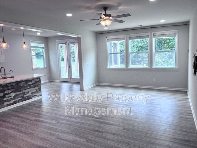 Building Photo - 1020 Garrow Dr