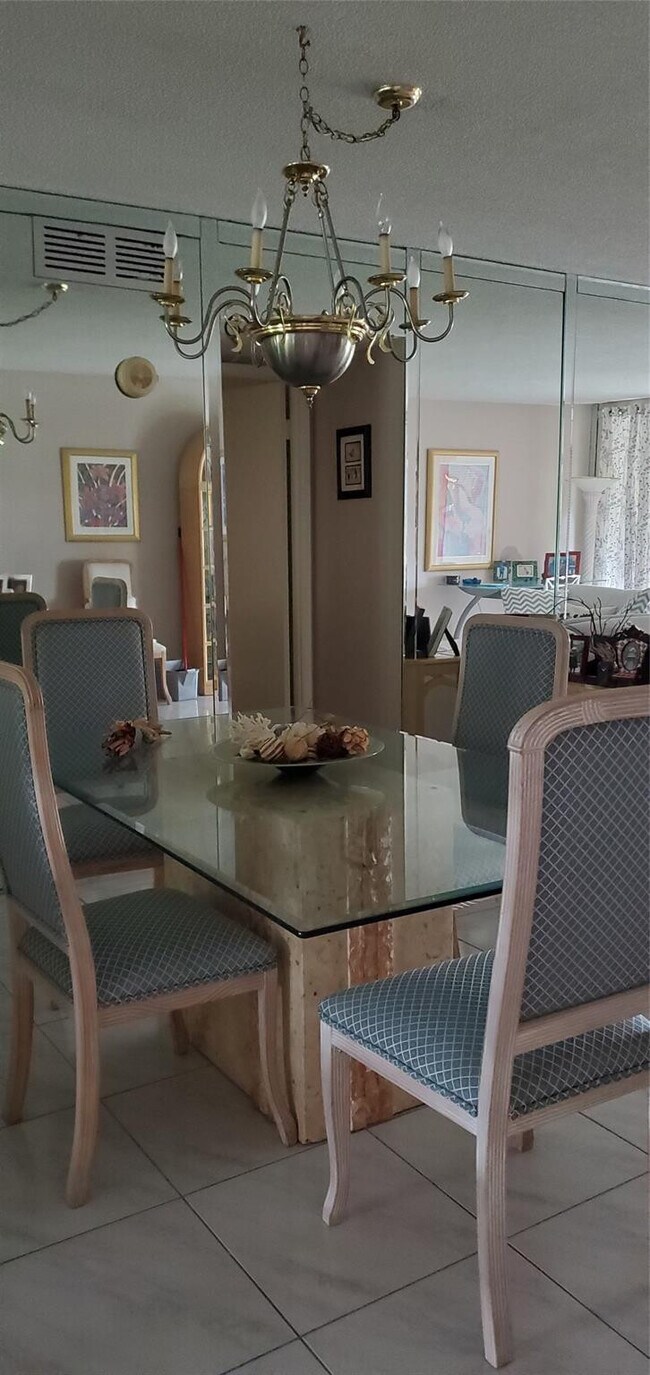 Building Photo - 2671 S Course Dr