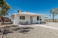 Building Photo - 11441 W Lakeshore Dr