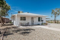 Building Photo - 11441 W Lakeshore Dr