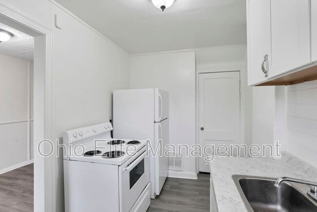 Building Photo - 2239 Homestead Dr