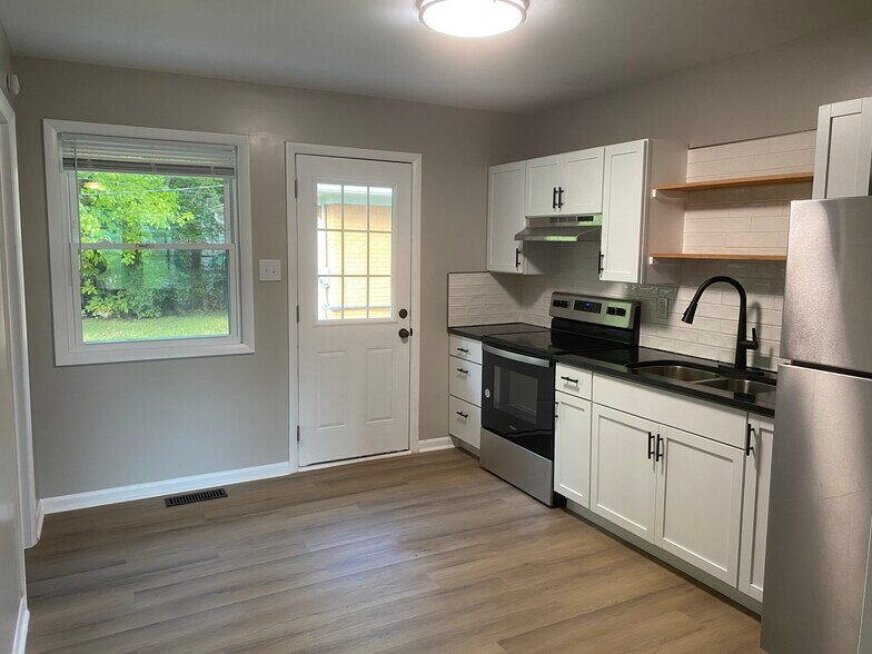 Kitchen with all new appliances - 2932 W 11th St