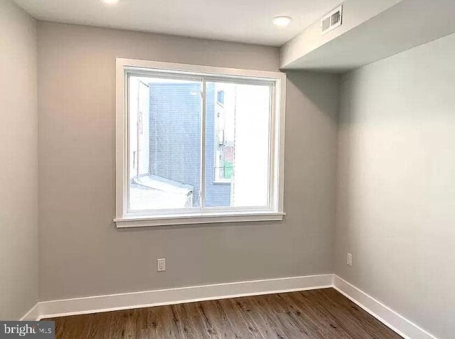 Building Photo - 2425 Frankford Ave