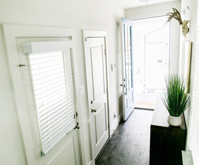 Building Photo - 5203 Burress Springs Ln