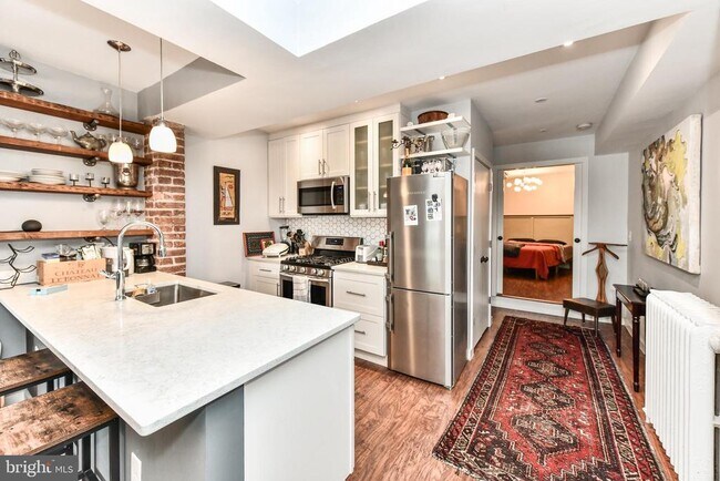 Building Photo - 1863 Kalorama Rd NW