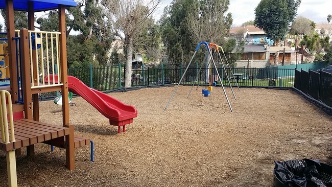 Building Photo - Shadowbrook Apartments