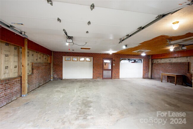 Building Photo - 111 Clement Dr