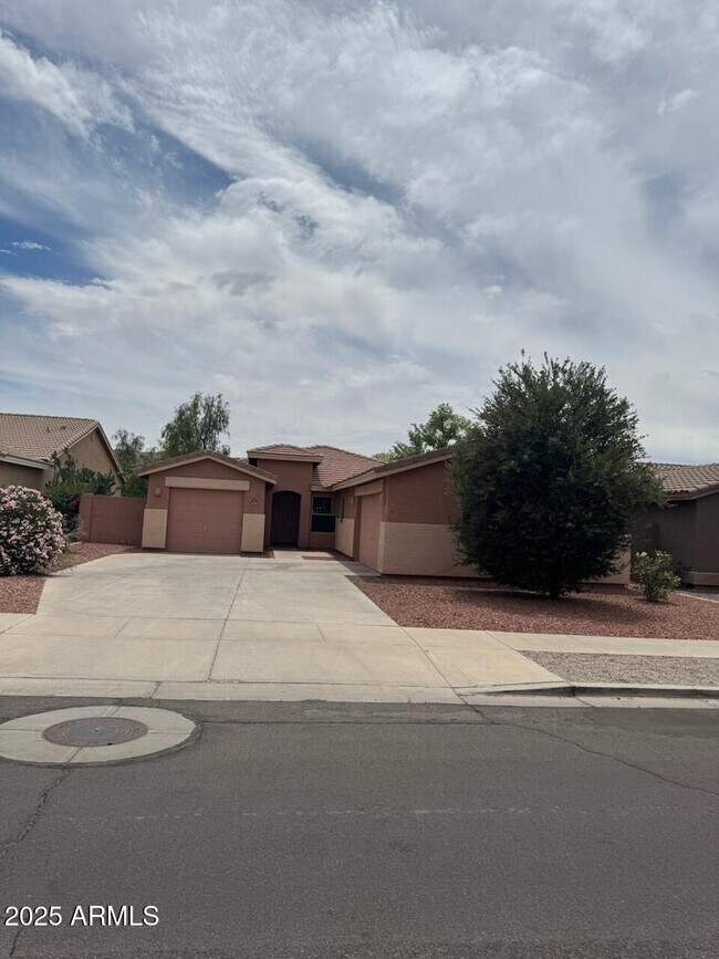 Building Photo - 2529 W Darrel Rd