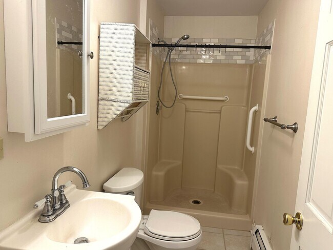 Building Photo - 856 Brickley Dr