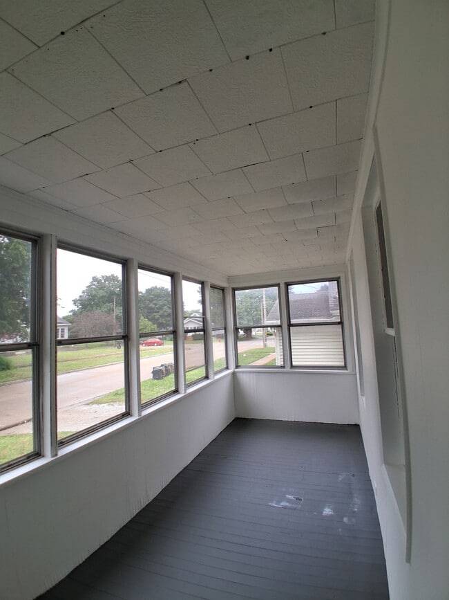 Building Photo - 205 E Phoenix Ave