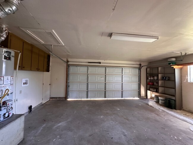 Building Photo - 45559 N Oakview Dr