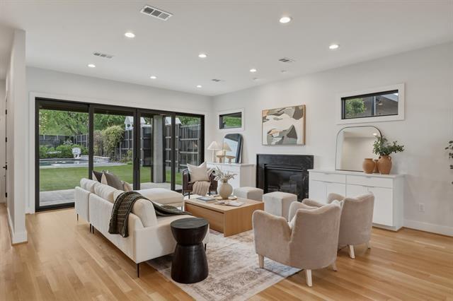 Building Photo - 7340 Syracuse Dr